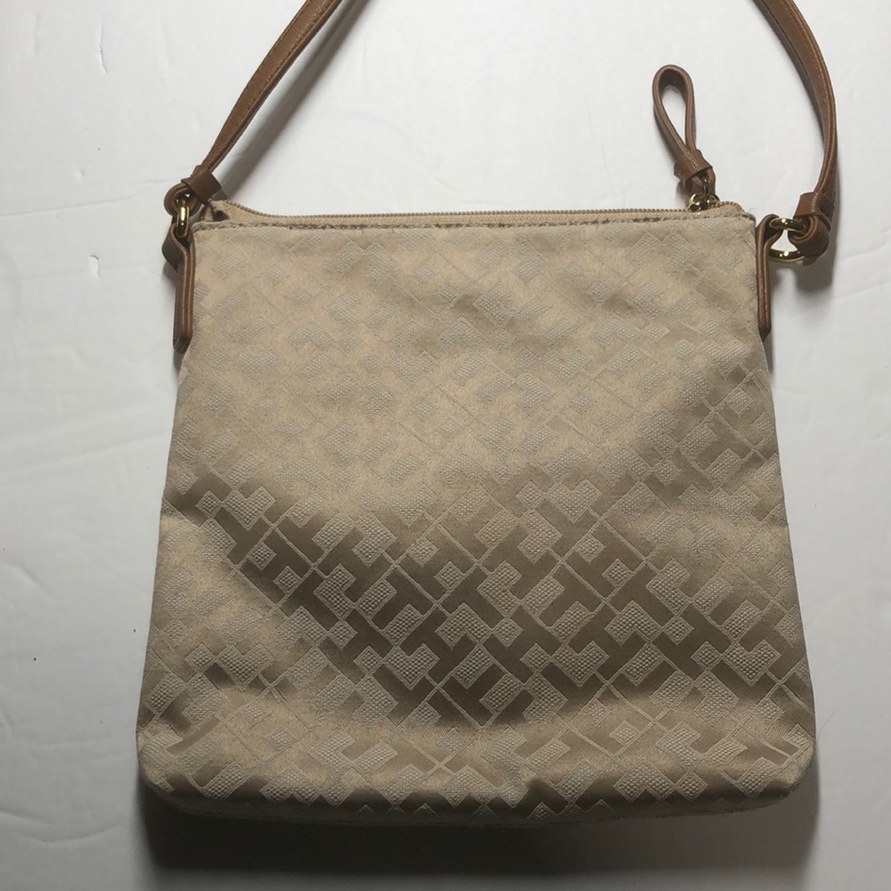 Tommy Hilfiger tan crossbody bag - Picture 3 of 9